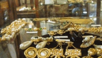 Τσιγγάνος έκλεβε κοσμηματοπωλεία