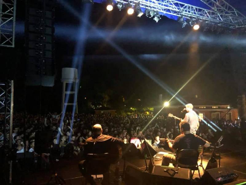 Μαγευτικός Σωκράτης Μάλαμας στη 2η μέρα του Φεστιβάλ Δρόμου Καλαμάτας (βίντεο)