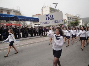 Φωτογραφίες (2) από την παρέλαση στην Καλαμάτα