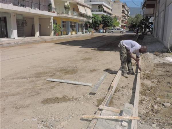 Διαμορφώσεις στην οδό Χίου στην Καλαμάτα