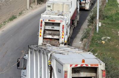 Απορριμματοφόρα του Δήμου Οιχαλίας άδειαζαν σκουπίδια στην Πύλο - 4 προσαγωγές