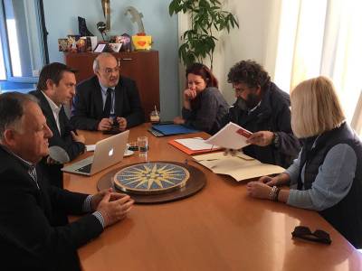 Εγκαταστάθηκε εργολάβος στο Κυπαρισσία - Φαρακλάδα