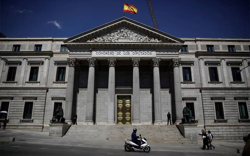Ισπανία: Η Βουλή ενέκρινε έναν νόμο που προβλέπει "άδεια εμμήνου ρύσεως" για πρώτη φορά στην Ευρώπη