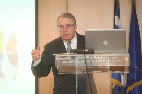 Ομιλία Μπαμπινιώτη το Σάββατο στη Σπάρτη