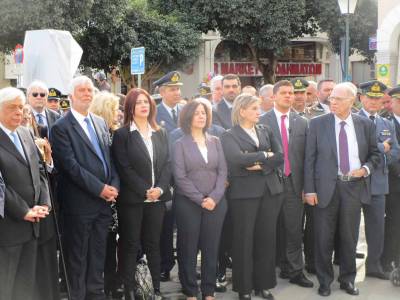 Ούτε βλέμμα δεν αντάλλαξαν Τατούλης με Αλειφέρη