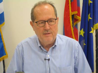 Νίκας για υποψηφιότητα: Θολώνει τα νερά για να κερδίσει χρόνο