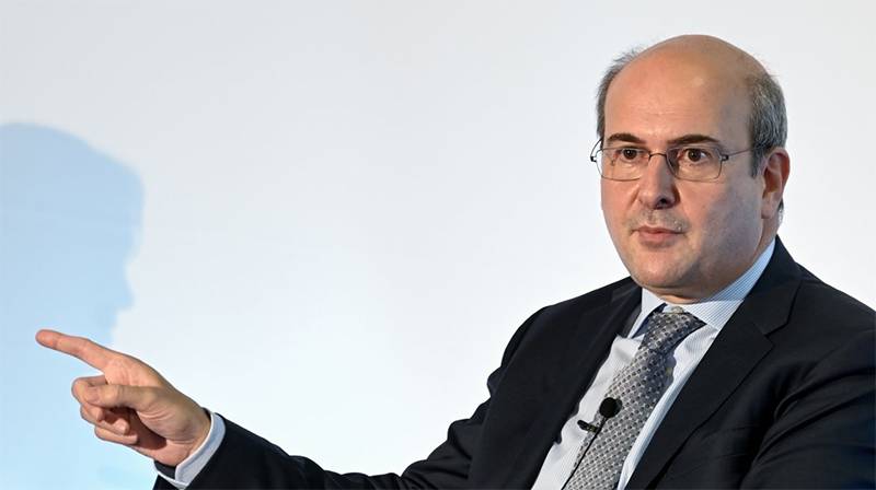 Αποκάλυψη Χατζηδάκη: Νέα αύξηση στον κατώτατο μισθό - Πότε θα δοθεί (βίντεο)