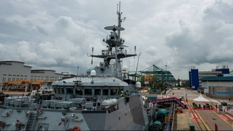 Η Βρετανία στέλνει πολεμικό πλοίο στην Κύπρο (βίντεο)
