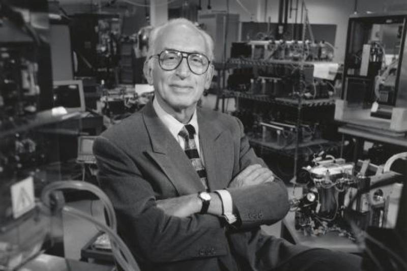 Πέθανε ο Ελληνας «Αϊνστάιν», Γιώργος Χατσόπουλος