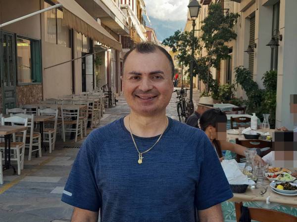 Στην Καλαμάτα ο κορυφαίος στο μπουζούκι Βαγγέλης Αβραμάκης