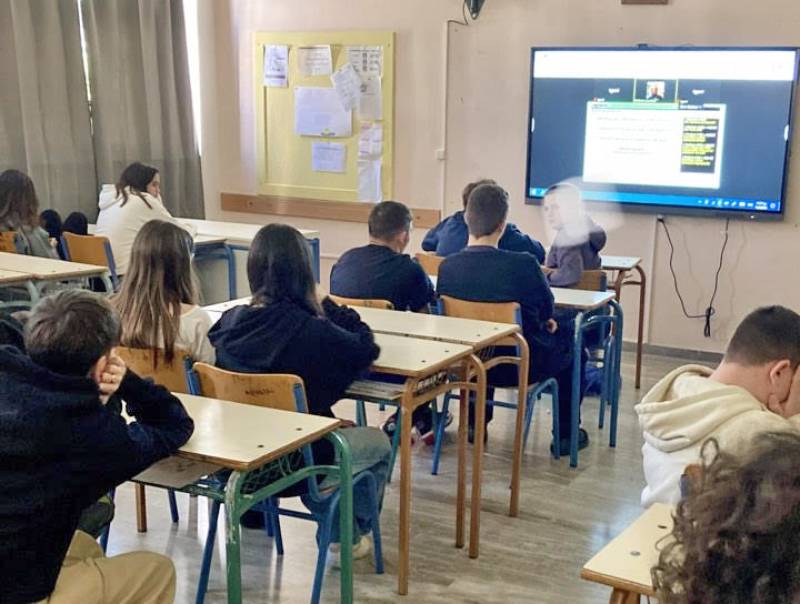 1ο Γυμνάσιο Καλαμάτας: Γνωριμία με τη σωματιδιακή φυσική