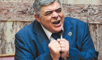 Μιχαλολιάκος: Βόλεψε άλλα δύο ξαδέλφια στη Βουλή