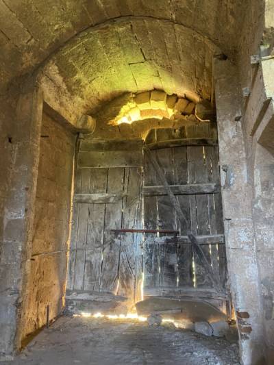 Η κεντρική πύλη του Νιόκαστρου (εσωτερικά)