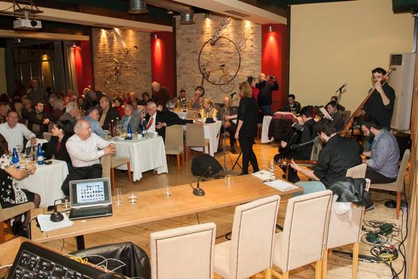 Επιτυχημένη εκδήλωση για το Μιχάλη Κατσαρό (φωτογραφίες)