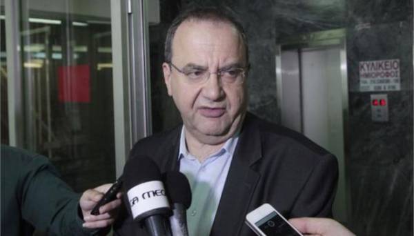 Στρατούλης: Δεν θα υποχωρήσουμε σε πιέσεις για μείωση των συντάξεων