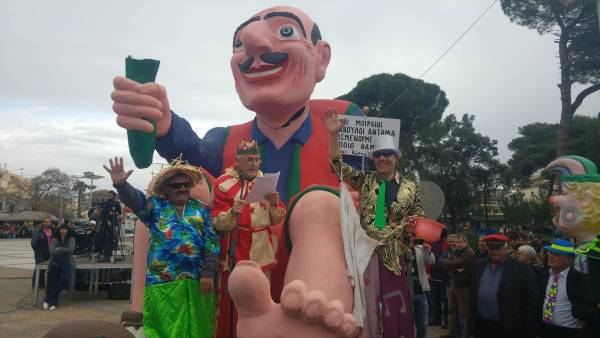 Κέφι και ξεφάντωμα στο 157ο Καρναβάλι της Μεσσήνης (βίντεο-φωτογραφίες)