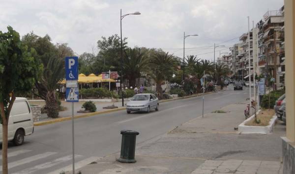 Η Δημοτική Αρχή Καλαμάτας σχεδιάζει: Πεζοδρόμηση Ναυαρίνου στο... μακρινό μέλλον