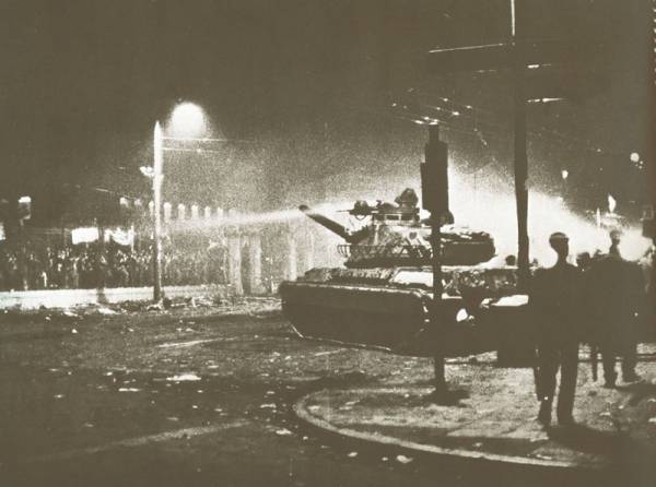 "17 Νοέμβρη. Πολυτεχνείο και Χούντα" από το Πανεπιστήμιο Πελοποννήσου