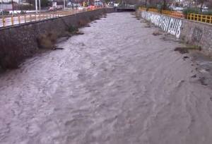 Κατέβασε νερό ο Νέδοντας μετά τη δυνατή βροχή (βίντεο)