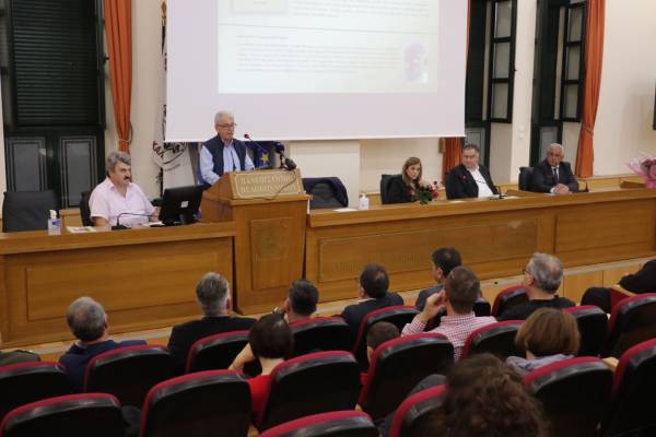 Παρουσιάστηκε το βιβλίο του Γιώργου Αργυροηλιόπουλου: Πλούσιο υλικό για την ιστορία της οικογένειας Παπατσώνη