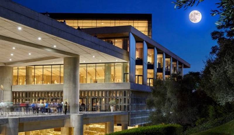 Αυγουστιάτικη πανσέληνος στο Μουσείο Ακρόπολης σε ρυθμούς tango