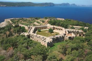 "Βυθισμένοι οικισμοί της Νότιας Πελοποννήσου" από τον Απρίλιο στην Πύλο