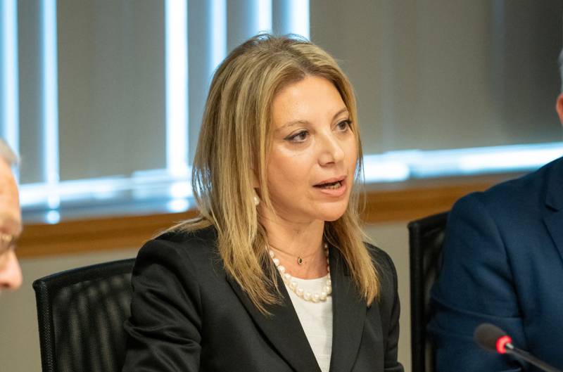 “Ρωσικό δάκτυλο” βλέπει η κυβέρνηση πίσω από το κόμμα Καρυστιανού