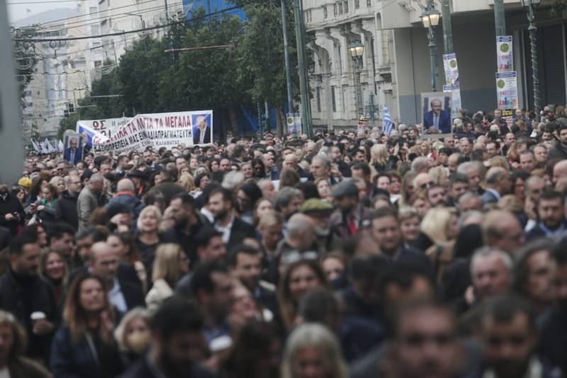 Σε απεργιακό κλοιό η χώρα (βίντεο)