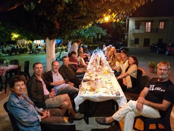 Συνάντηση αποφοίτων Λυκείου Κυπαρισσίας του 1982