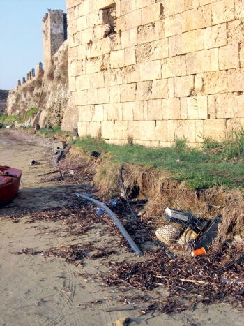 Ημιφωτισμένο το Κάστρο της Μεθώνης
