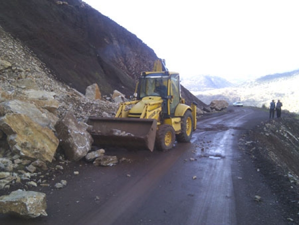 Διακοπή κυκλοφορίας στην Ε.Ο. Παραλογγών - Τριποτάμων και εκτροπή από Κοντοβάζαινα