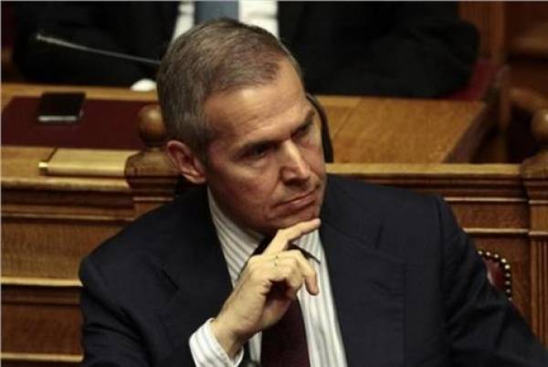 Δαβάκης: "Απαγορεύω σε γύφτους να με ψηφίζουν" (βίντεο)