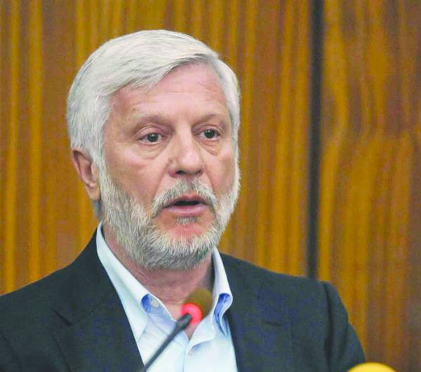 Τα φερέφωνα έχουν πιάσει δουλειά: Τρόμος Τατούλη για υποψηφιότητα Νίκα