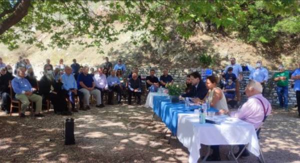 Παρουσιάστηκε στα Πλατάνια το βιβλίο του Γιώργου Φωτεινού (βίντεο)