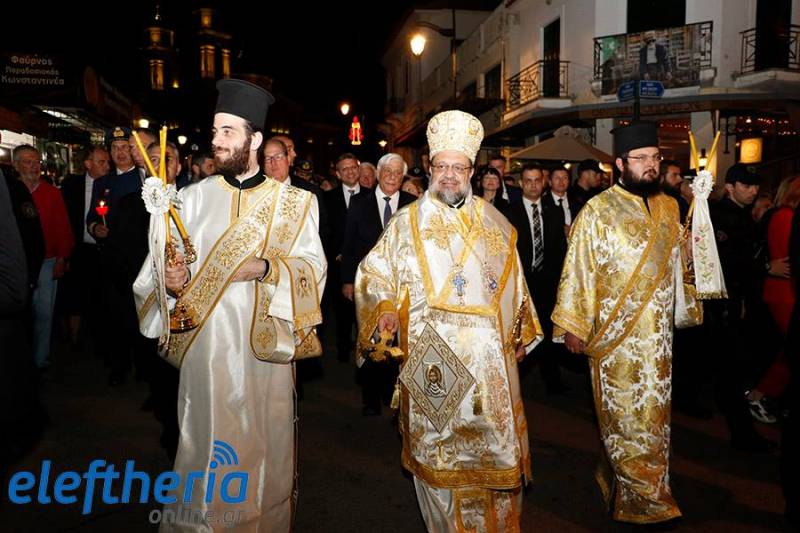 Καλαμάτα: Κατανυκτική ατμόσφαιρα στον Επιτάφιο της Υπαπαντής παρουσία του Προέδρου της Δημοκρατίας (βίντεο-φωτογραφίες)