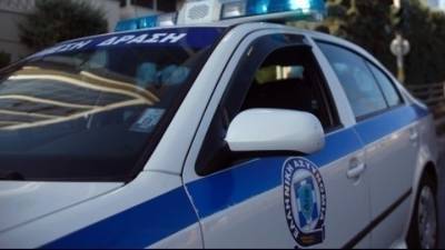 Μεθυσμένη οδηγός έπεσε πάνω σε 15 σταθμευμένα αυτοκίνητα, κατάστημα και περίπτερο