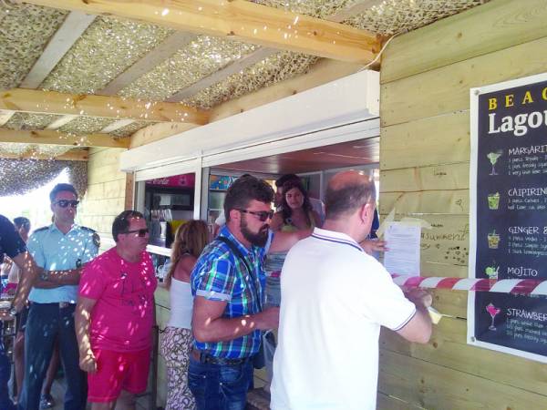 Εκβιασμούς για τις καντίνες καταγγέλλει ο Δήμος Τριφυλίας