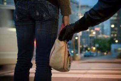 Κλοπή τσάντας από μπαρ στο Ιστορικό Κέντρο Καλαμάτας