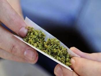 Εξι συλλήψεις για χασίς στη Σάνταβα