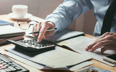 Μείωση ασφαλιστικών εισφορών - Τι σημαίνει για εργαζόμενους και εργοδότες (βίντεο)
