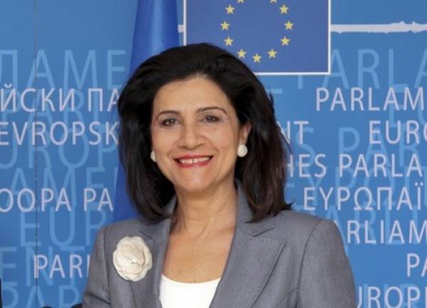 Ρόδη Κράτσα: "Θετικές εξελίξεις και όχι περιπέτειες"