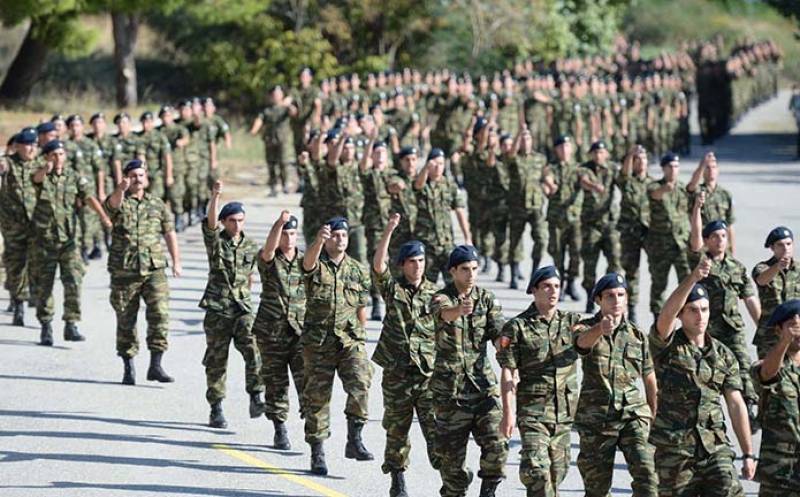 “Χρυσωμένο χάπι” το διεθνές κέντρο εκπαίδευσης πιλότων στην Καλαμάτα: Προέχει η αξιοποίηση της γης του στρατοπέδου