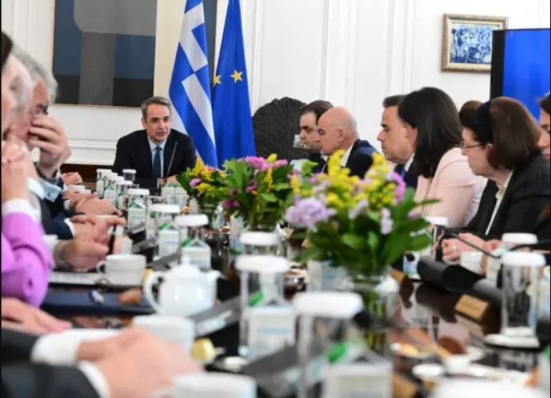Μητσοτάκης: «Στόχος ο κατώτατος μισθός στα 950 ευρώ το 2027» - Αναβαθμίζονται 19 επιδόματα