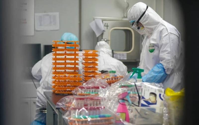 Ανησυχία για τη βρετανική μετάλλαξη του κορονοϊού: Αυξάνει και τον κίνδυνο θανάτου