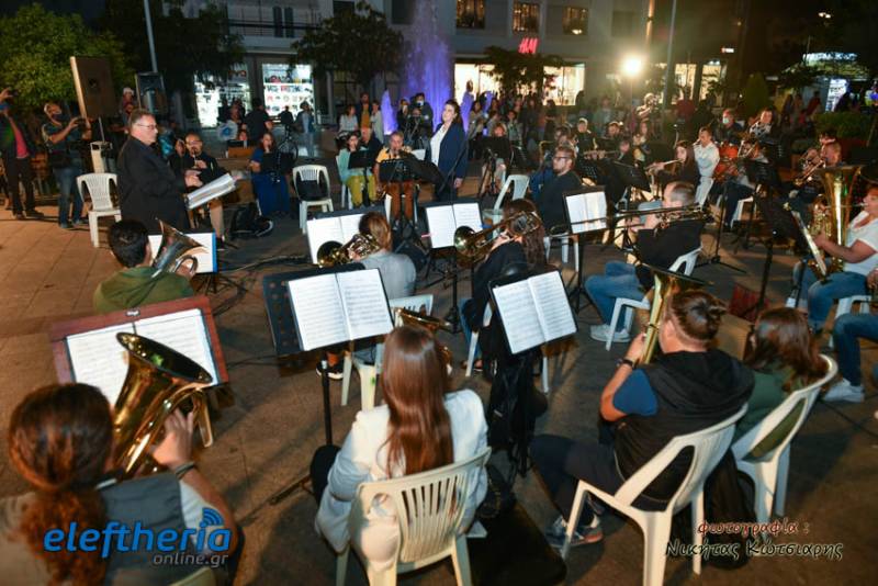 Μουσικό μήνυμα στήριξης στην 7χρονη Αναστασία από τη Δημοτική Φιλαρμονική Καλαμάτας (φωτογραφίες)