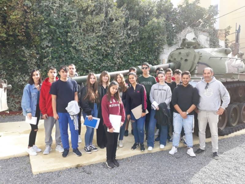 Επίσκεψη μαθητών του 5ου Λυκείου στο Στρατιωτικό Μουσείο Καλαμάτας