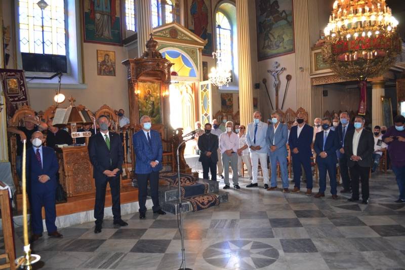 Ο εορτασμός της Πεντηκοστής και του Αγίου Πνεύματος στην Κυπαρισσία (φωτογραφίες)