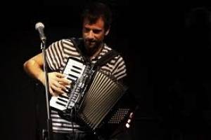Αναβάλλεται η συναυλία Μαραβέγια στο "Καστράκι"