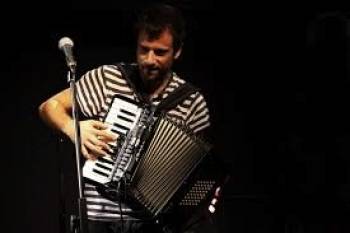 Αναβάλλεται η συναυλία Μαραβέγια στο "Καστράκι"