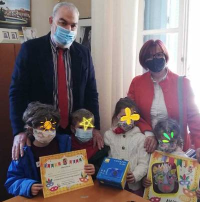 Έπαινος και δώρο στο 1ο Νηπιαγωγείο Φιλιατρών